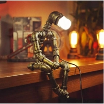 Creative Industrial Steampunk Wrought Iron Robot Table Lamp Retro Robot Water Pipe Desk Lamp Bar Restaurant Cafe Decoration
